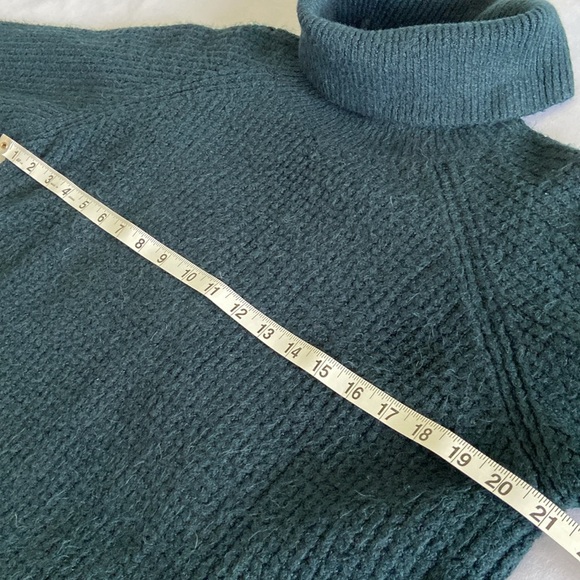 KUHL Womens SOLACE SWEATER Dark Green Turtleneck style Size Large - Picture 12 of 12